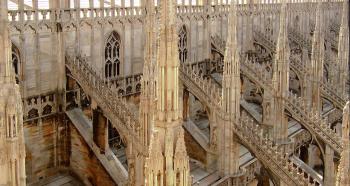 มหาวิหารมิลานดูโอโม (Duomo di Milano) คำอธิบายของมหาวิหารมิลานในอิตาลี
